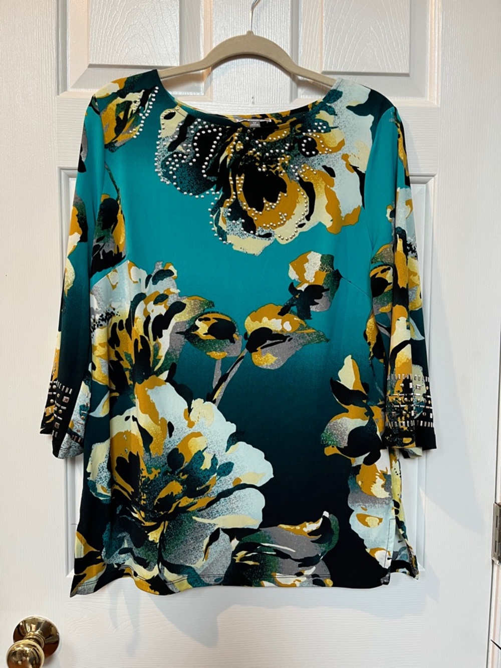 JM Collection Medium Top